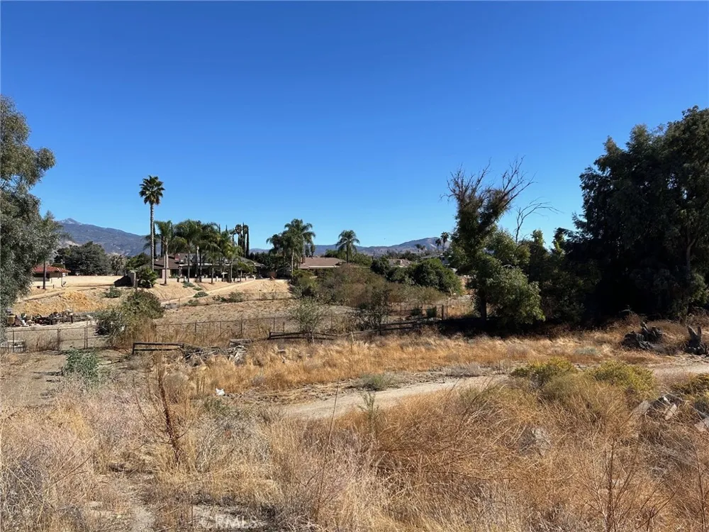 26185 Pleasant Avenue Hemet, CA 92544