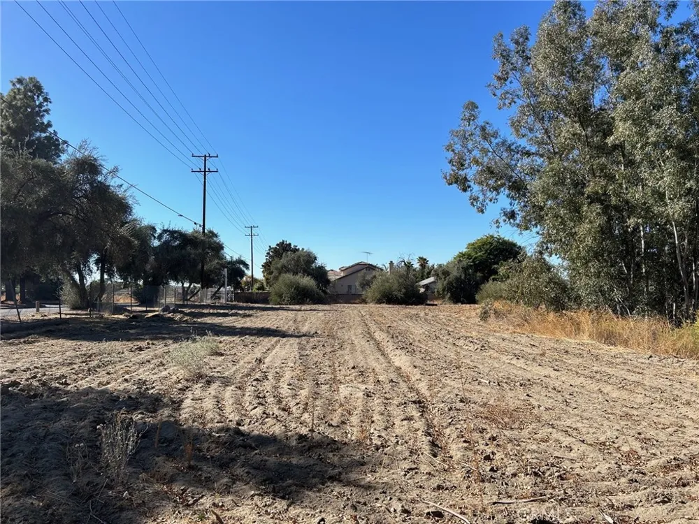 26185 Pleasant Avenue Hemet, CA 92544