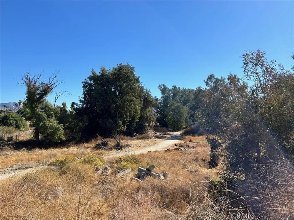 26185 Pleasant Avenue Hemet, CA 92544