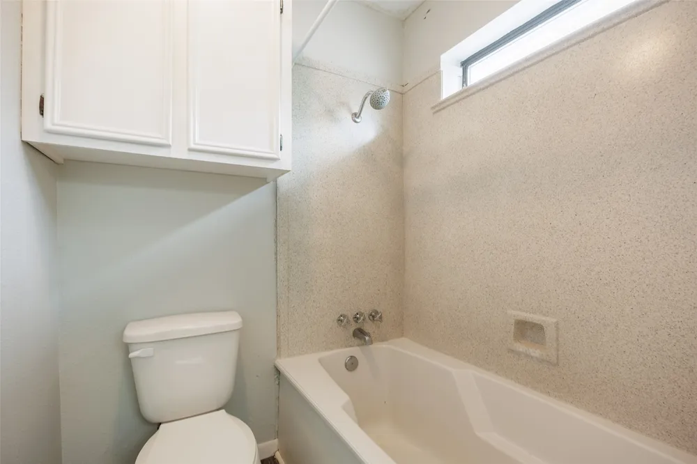 320 Long Pointe Drive Portland, TX 78374