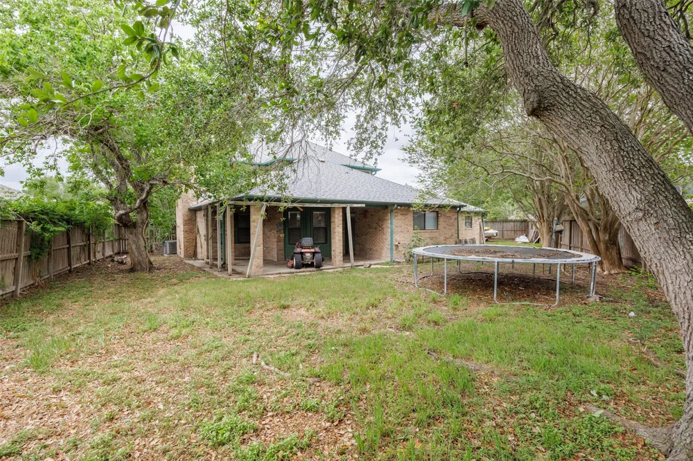 320 Long Pointe Drive Portland, TX 78374