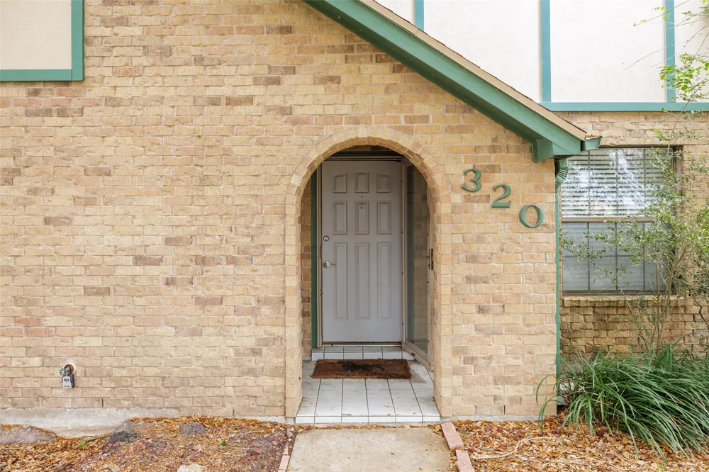 320 Long Pointe Drive Portland, TX 78374