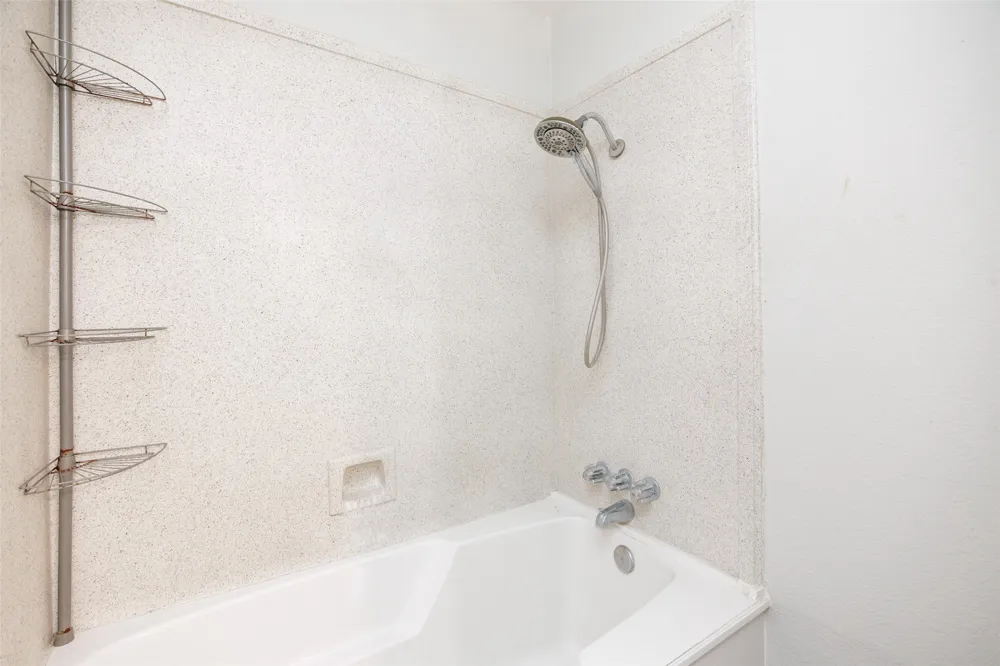 320 Long Pointe Drive Portland, TX 78374