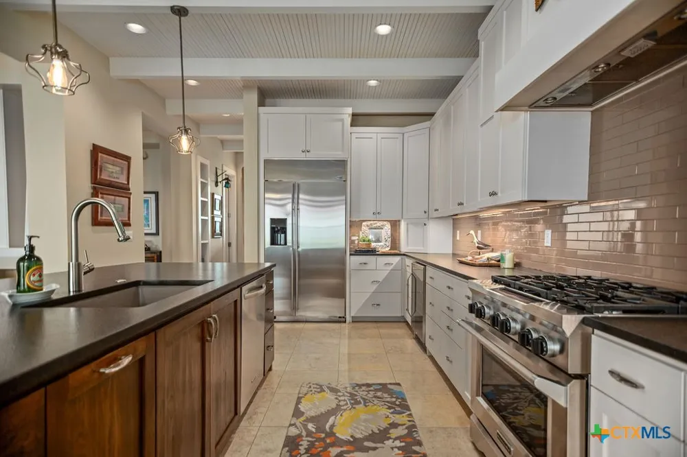 460 Bay Club Dr. Seadrift, TX 77983
