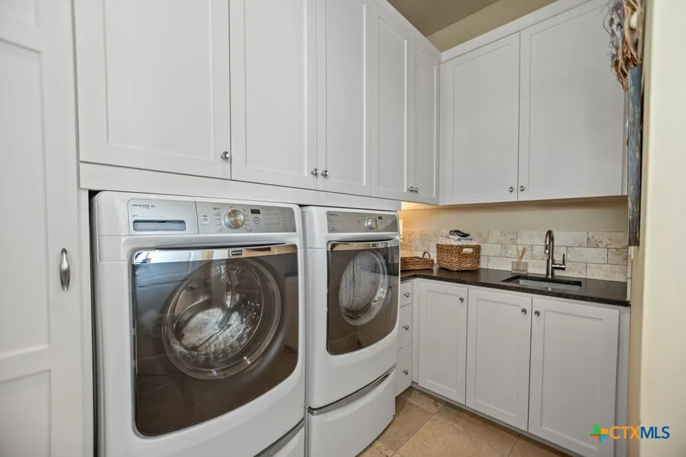 460 Bay Club Dr. Seadrift, TX 77983