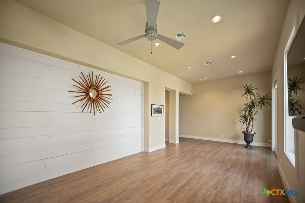 460 Bay Club Dr. Seadrift, TX 77983