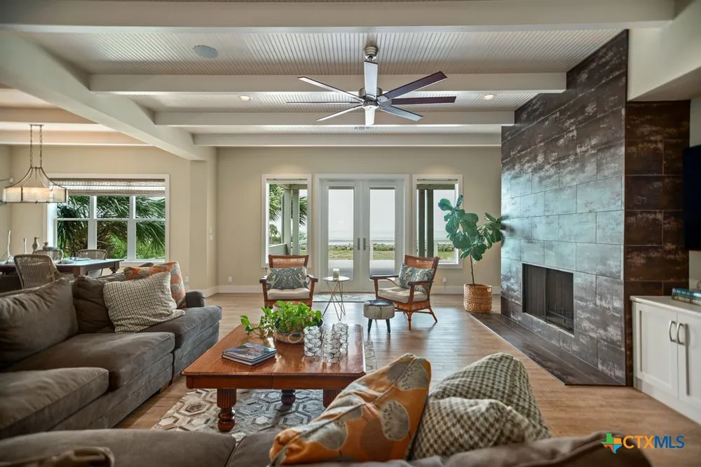 460 Bay Club Dr. Seadrift, TX 77983