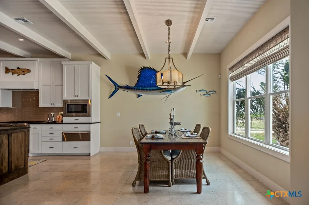 460 Bay Club Dr. Seadrift, TX 77983