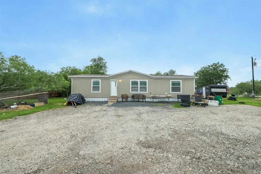 6497 Taylorsville Road Dale, TX 78616