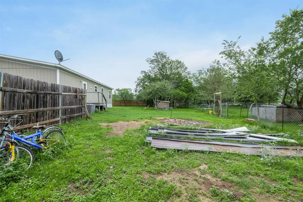 6497 Taylorsville Road Dale, TX 78616
