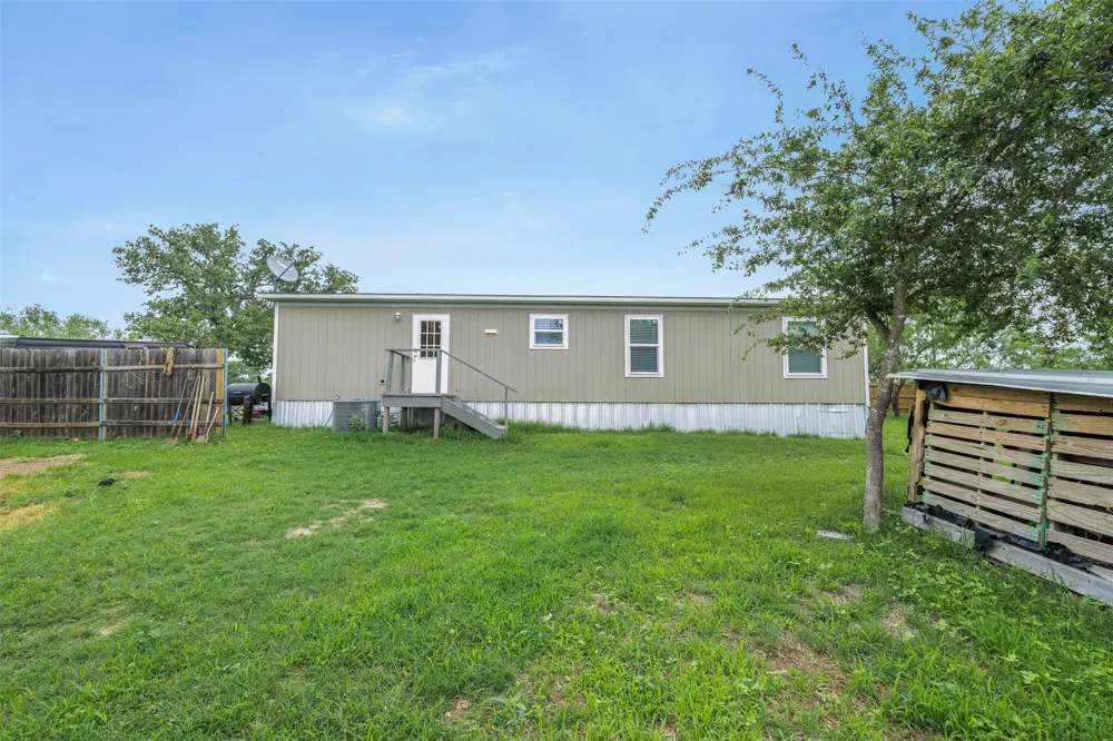 6497 Taylorsville Road Dale, TX 78616