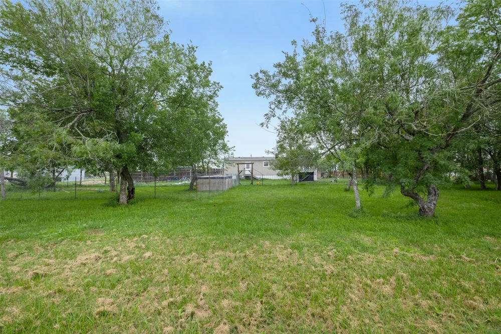 6497 Taylorsville Road Dale, TX 78616