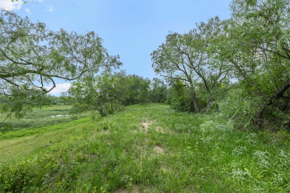 6497 Taylorsville Road Dale, TX 78616