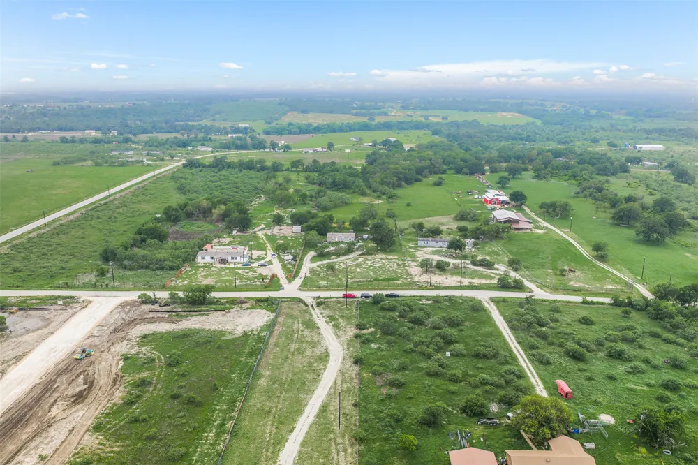 6497 Taylorsville Road Dale, TX 78616