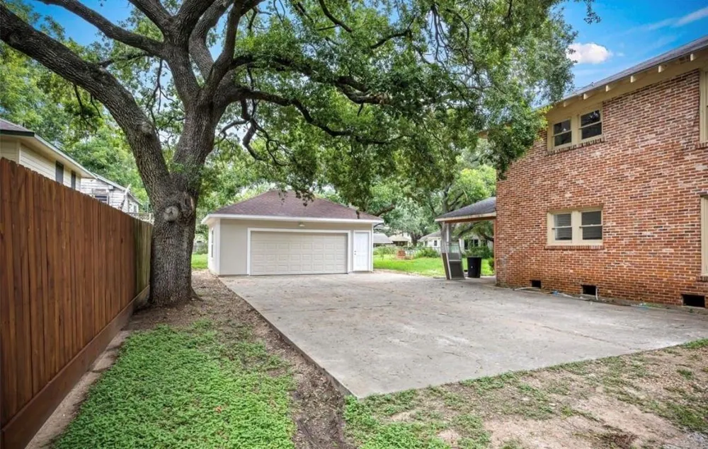 212 W Alabama Street Wharton, TX 77488