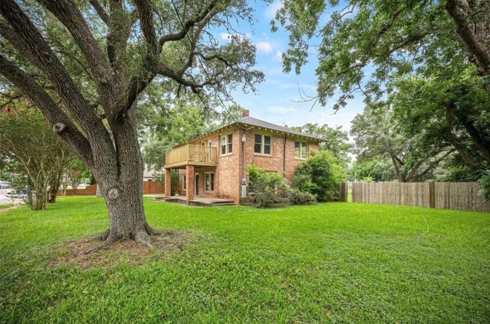 212 W Alabama Street Wharton, TX 77488