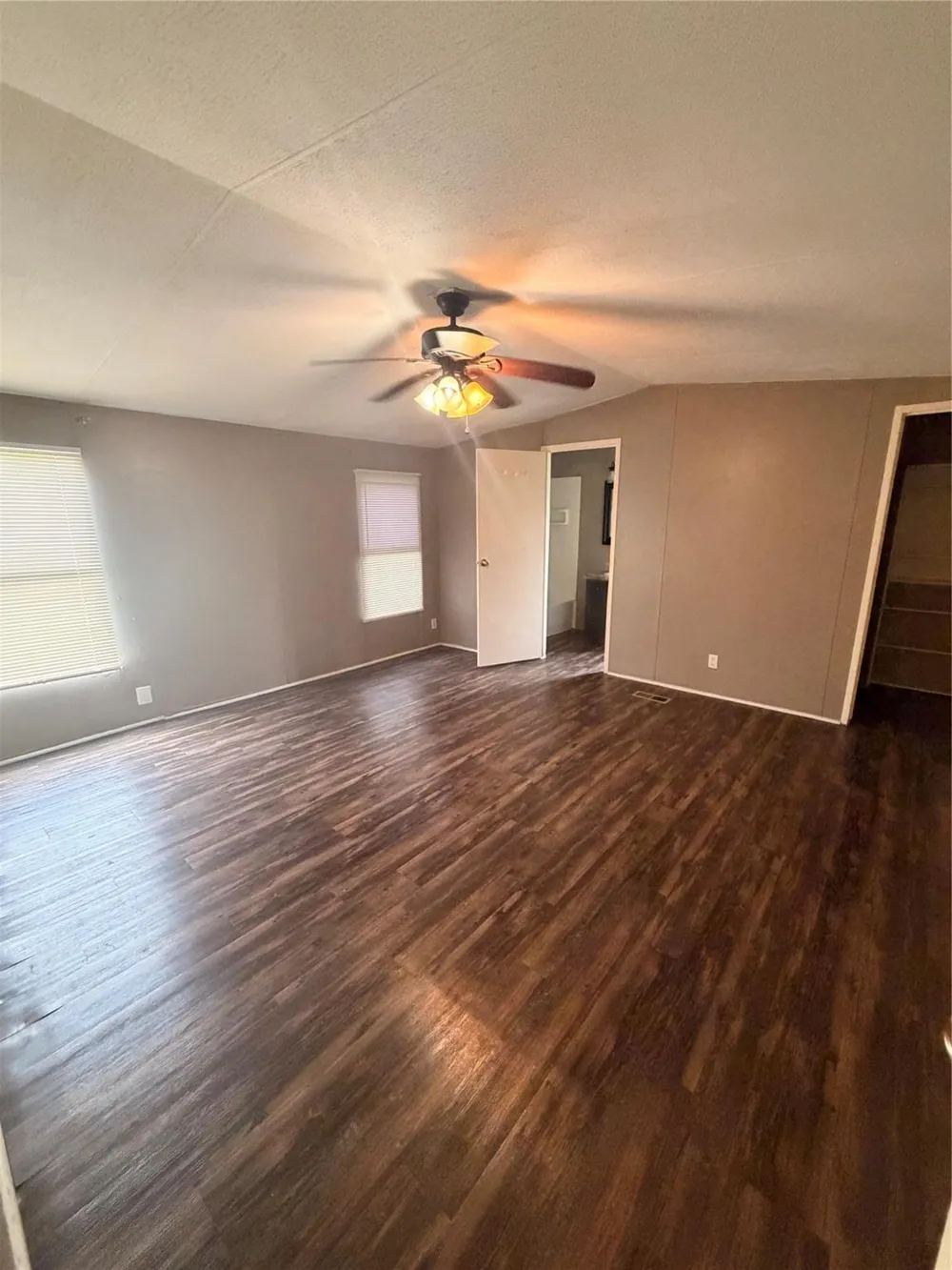 2021 Battlebell Road #40 Highlands, TX 77562