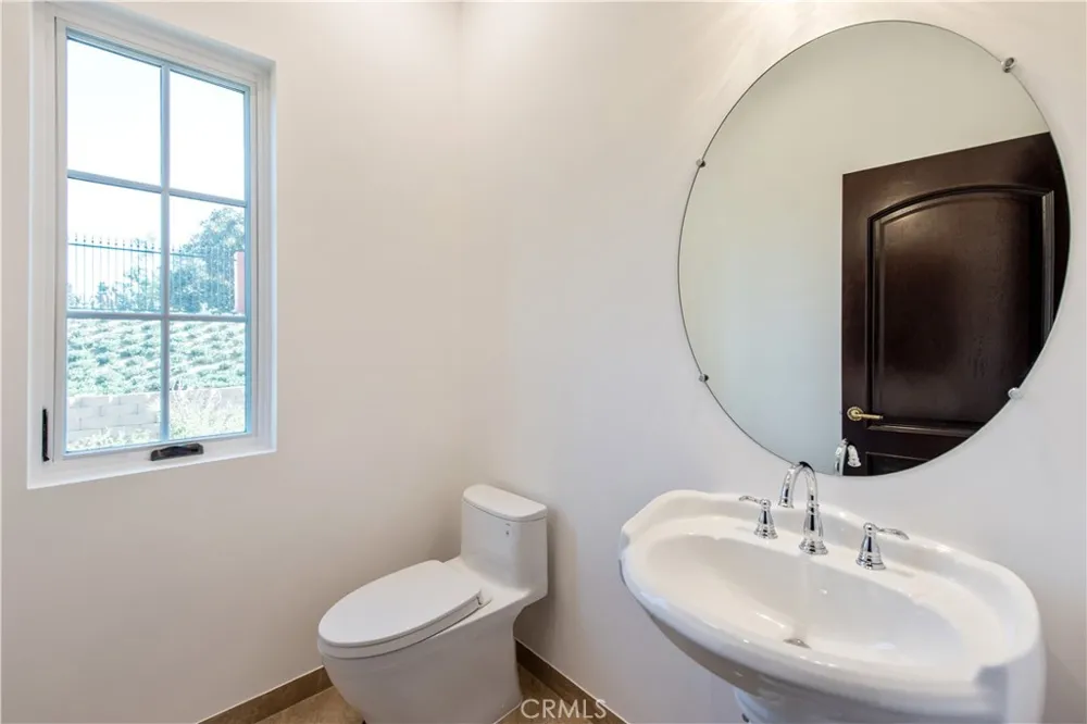 1578 Jade Street North Tustin, CA 92705
