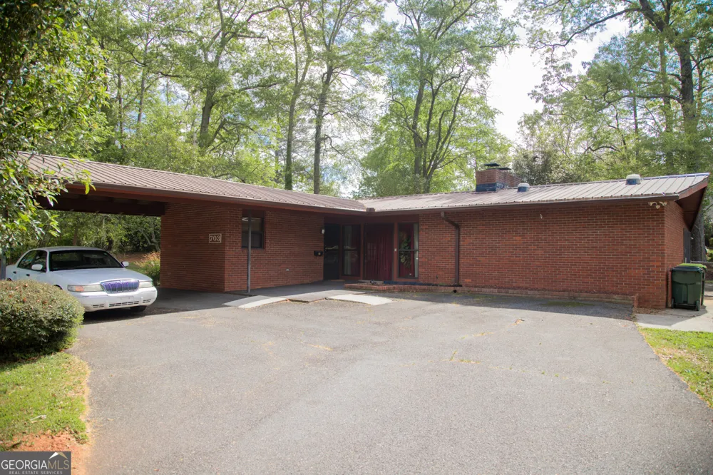 703 Greenwood RD Thomaston, GA 30286