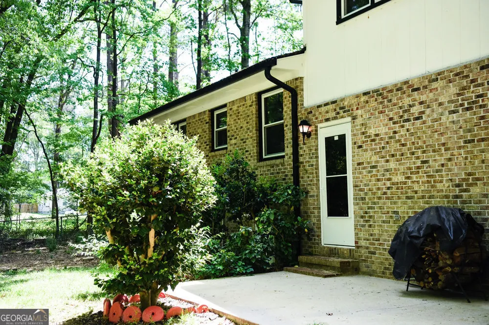 50 Frasier DR Brooks, GA 30205