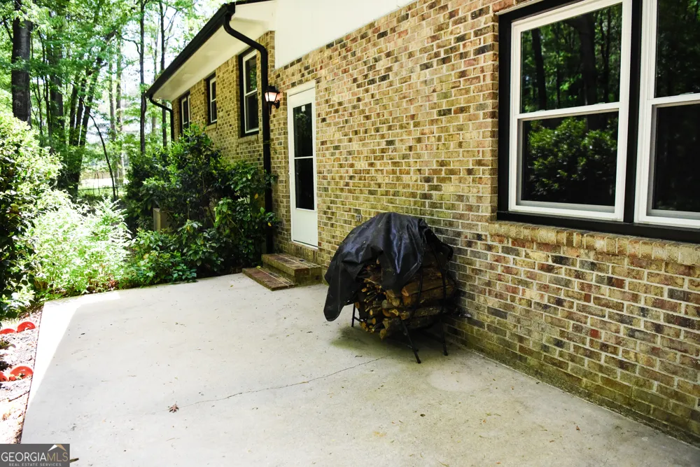 50 Frasier DR Brooks, GA 30205