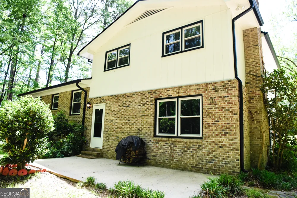 50 Frasier DR Brooks, GA 30205
