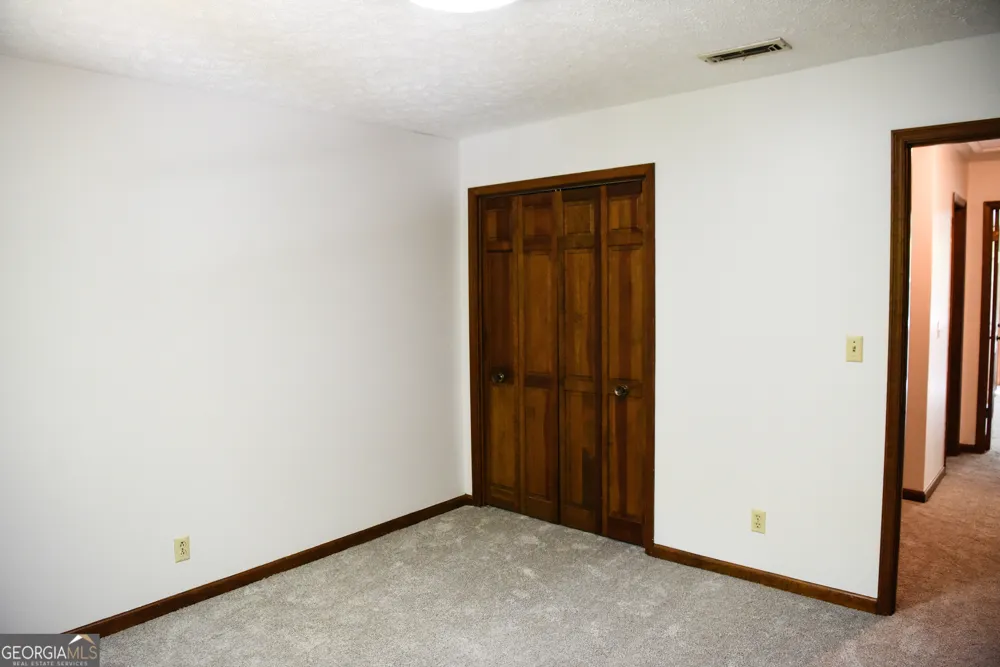 50 Frasier DR Brooks, GA 30205