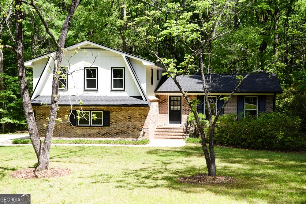 50 Frasier DR Brooks, GA 30205