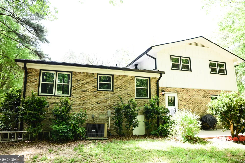 50 Frasier DR Brooks, GA 30205