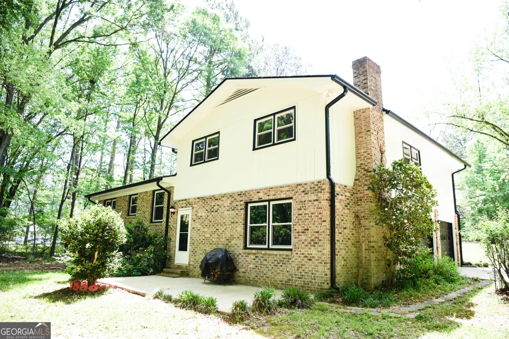 50 Frasier DR Brooks, GA 30205