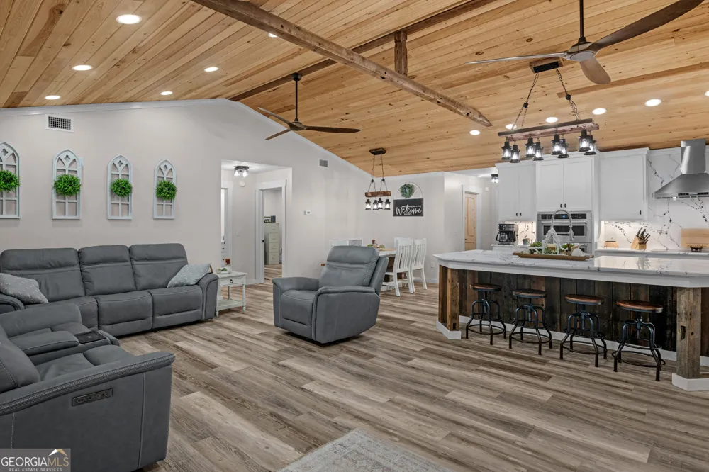 897 Empire RD Jesup, GA 31545