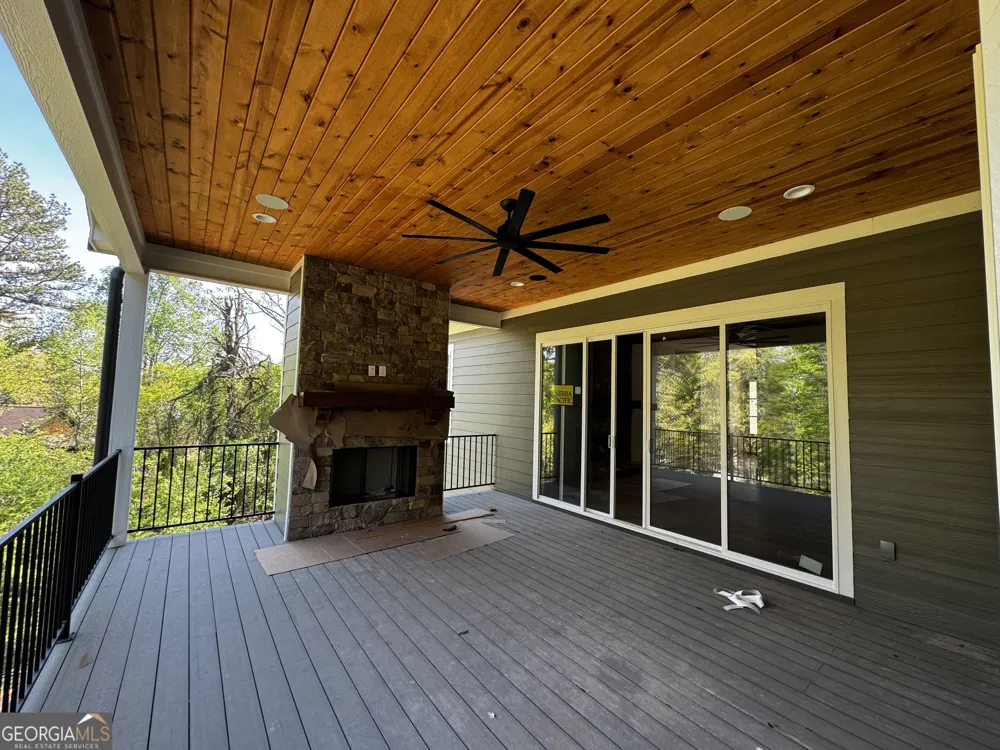 260 Edgewater TRL S Toccoa, GA 30577
