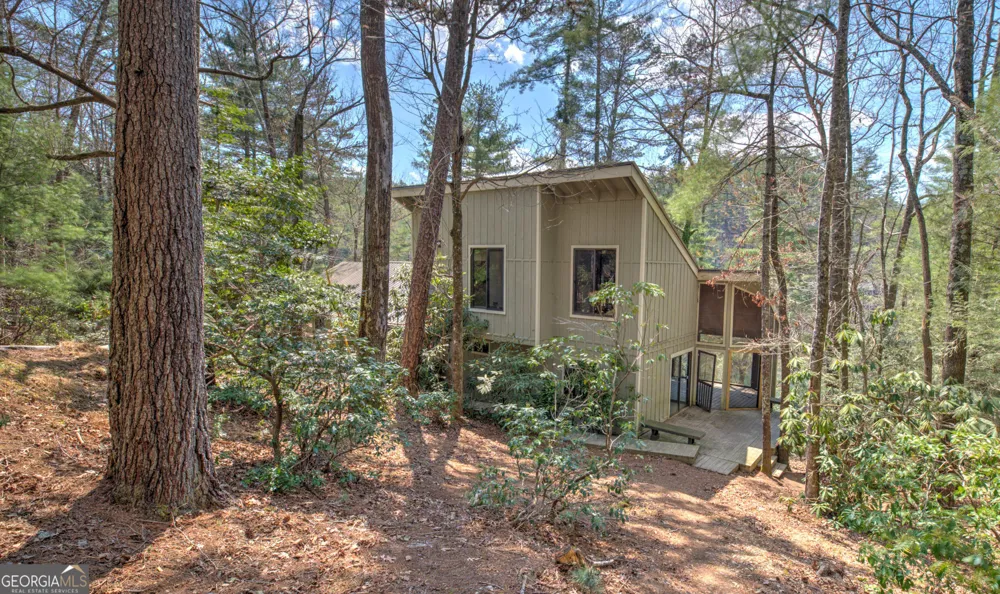 91 Dragway LN Lakemont, GA 30552