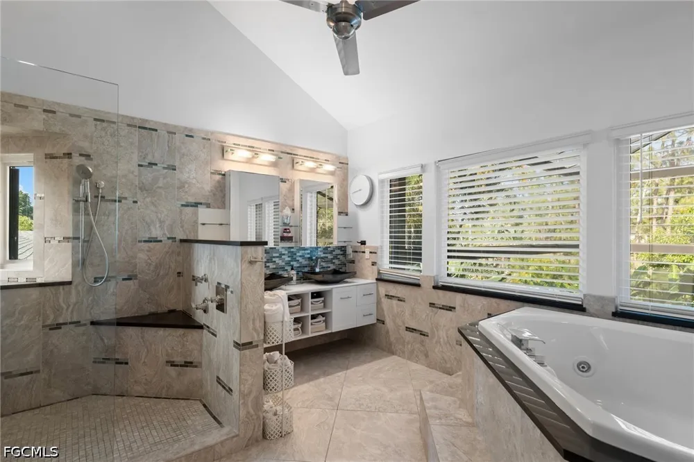 Waxmyrtle Way Naples, FL 34109