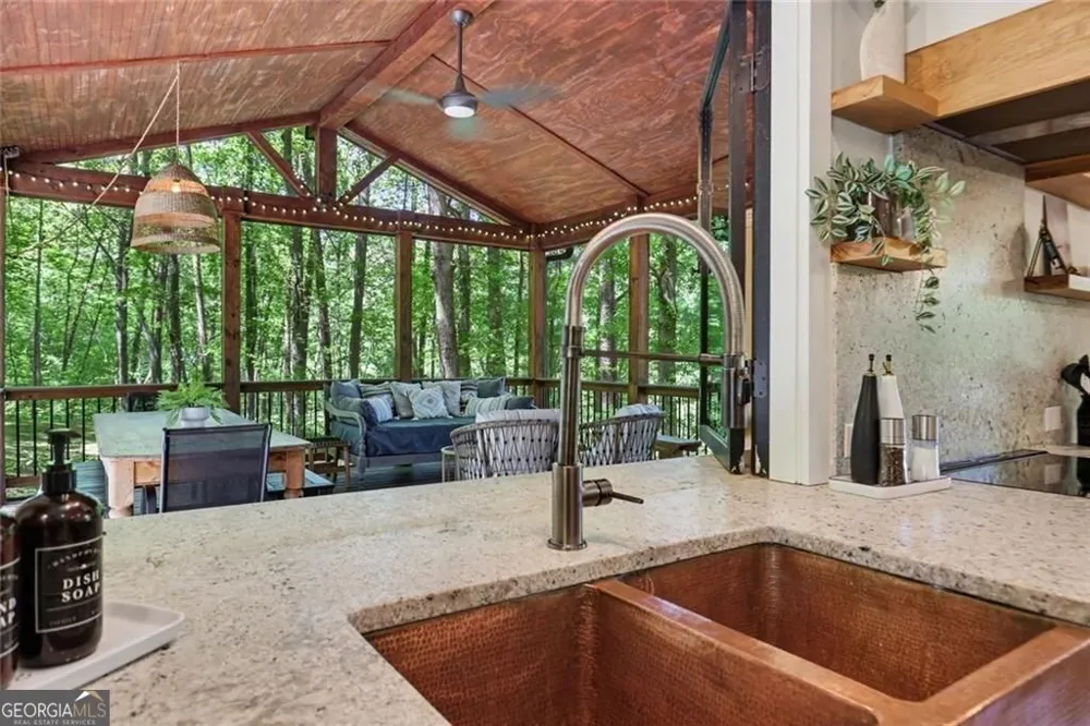 159 Manor Oak TRL Toccoa, GA 30577