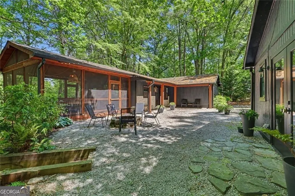 159 Manor Oak TRL Toccoa, GA 30577