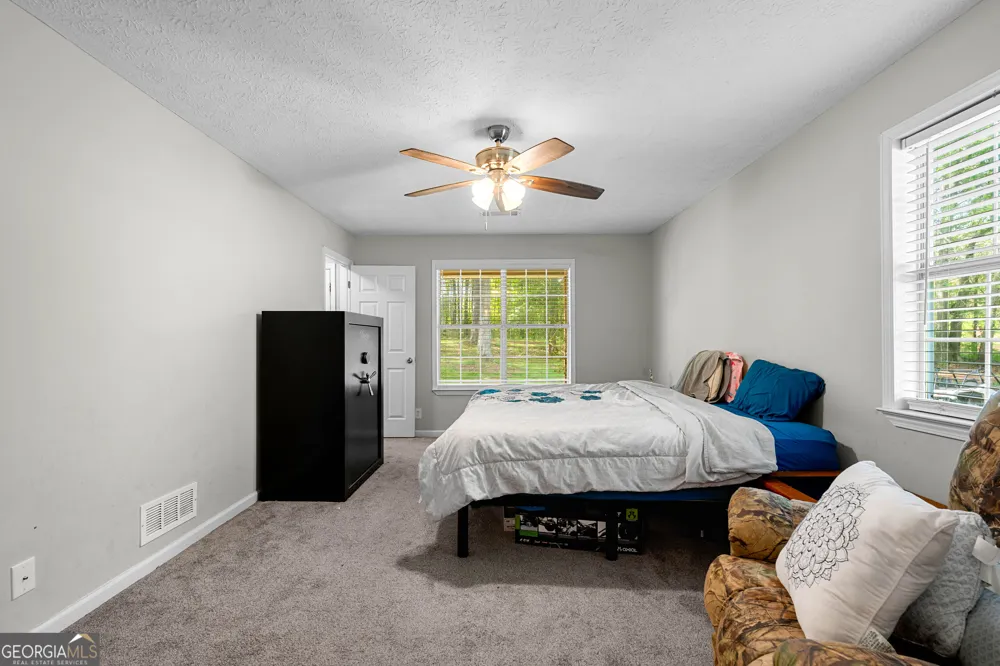 6094 Old Zebulon RD Concord, GA 30206