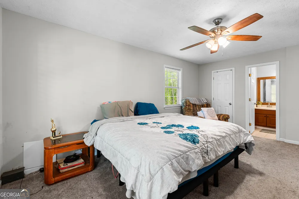 6094 Old Zebulon RD Concord, GA 30206