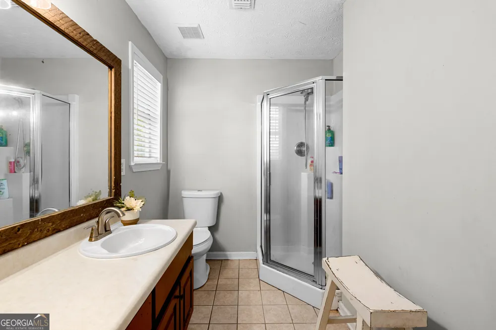 6094 Old Zebulon RD Concord, GA 30206