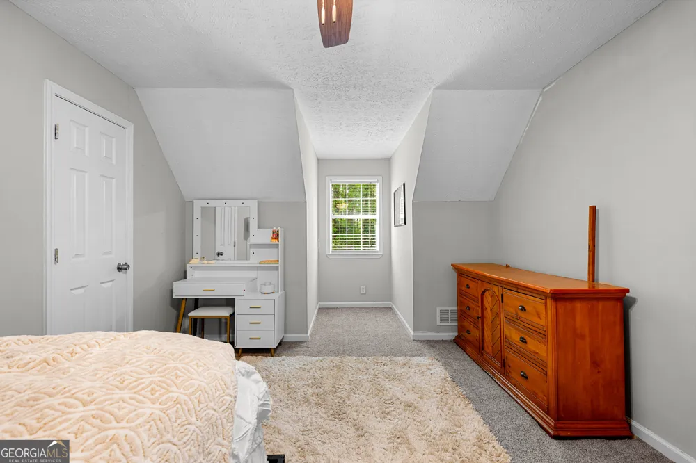 6094 Old Zebulon RD Concord, GA 30206