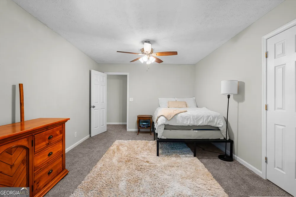 6094 Old Zebulon RD Concord, GA 30206