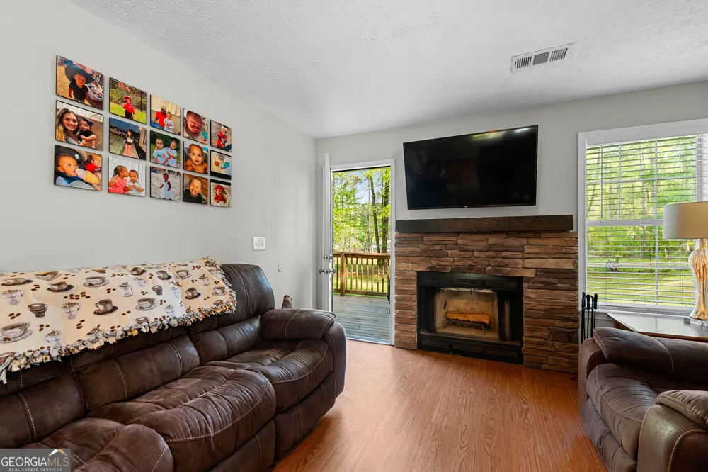 6094 Old Zebulon RD Concord, GA 30206