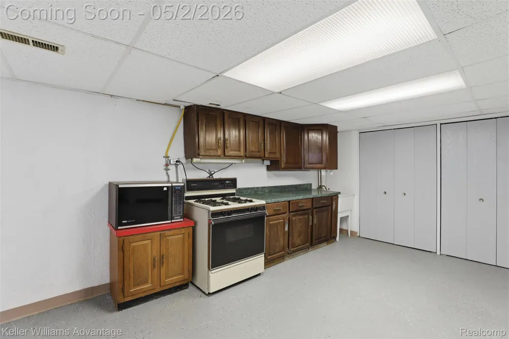28800 Sibley Road Huron Charter Township, MI 48174