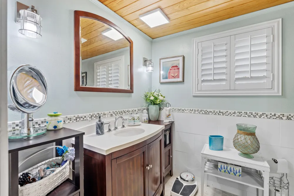 327 Mountain View Drive Sunrise Beach, TX 78643