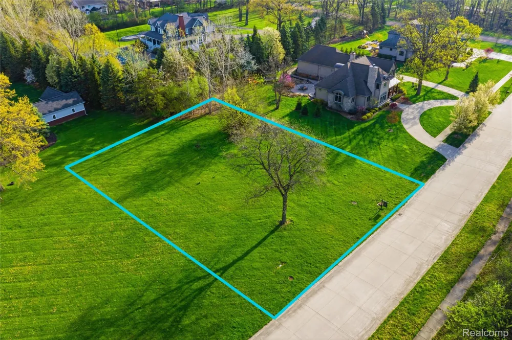 8946 Potowatomi Drive Grosse Ile Township, MI 48138