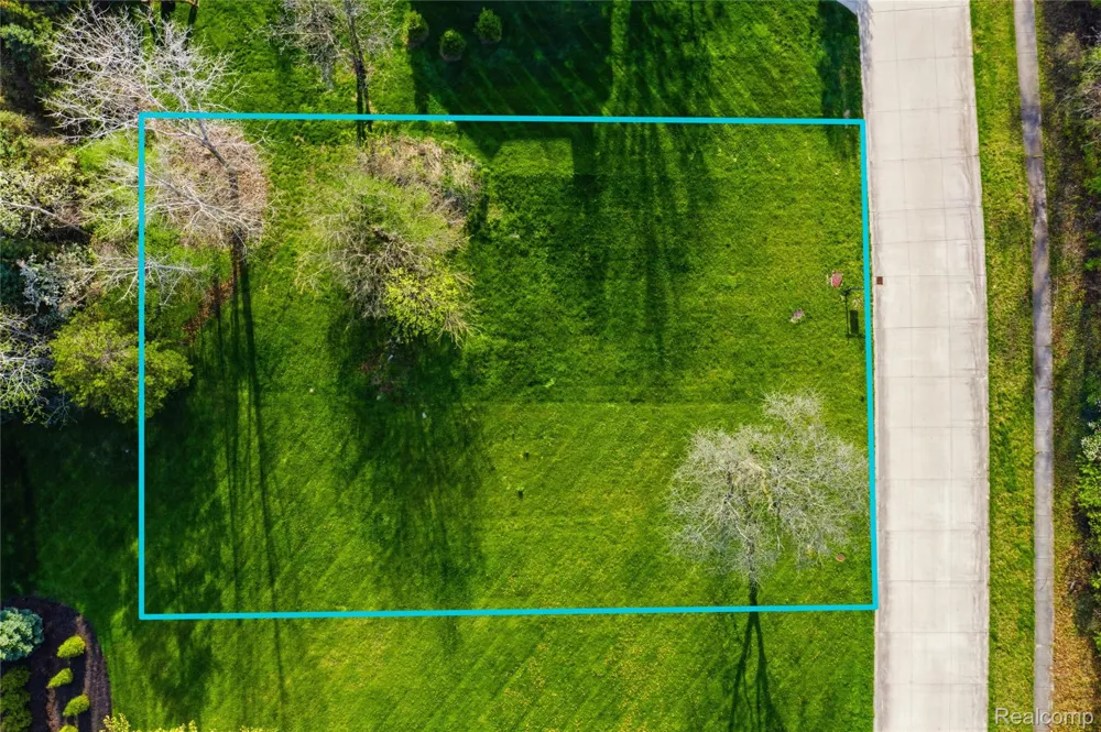 8946 Potowatomi Drive Grosse Ile Township, MI 48138
