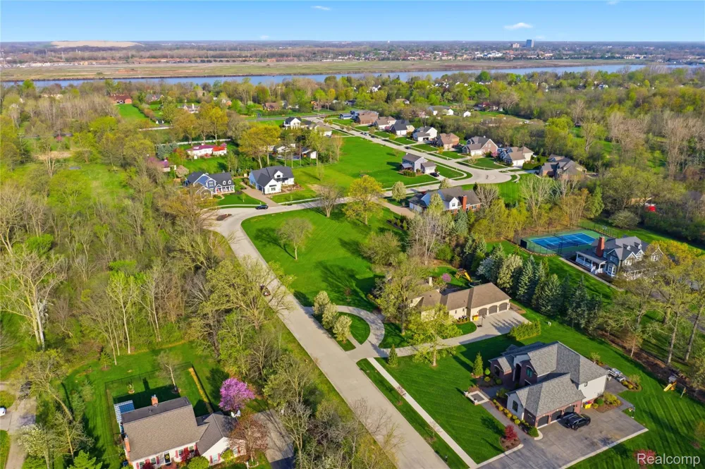 8946 Potowatomi Drive Grosse Ile Township, MI 48138