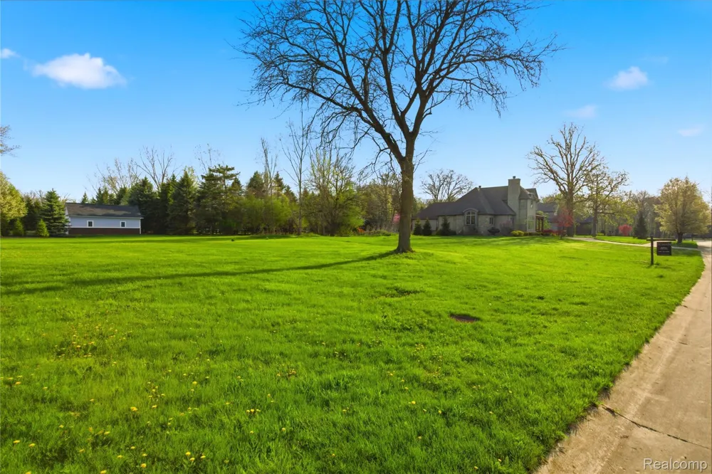 8946 Potowatomi Drive Grosse Ile Township, MI 48138