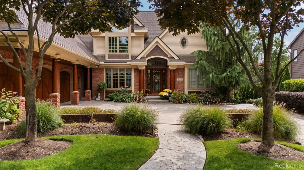 433 John R Milford Village, MI 48381