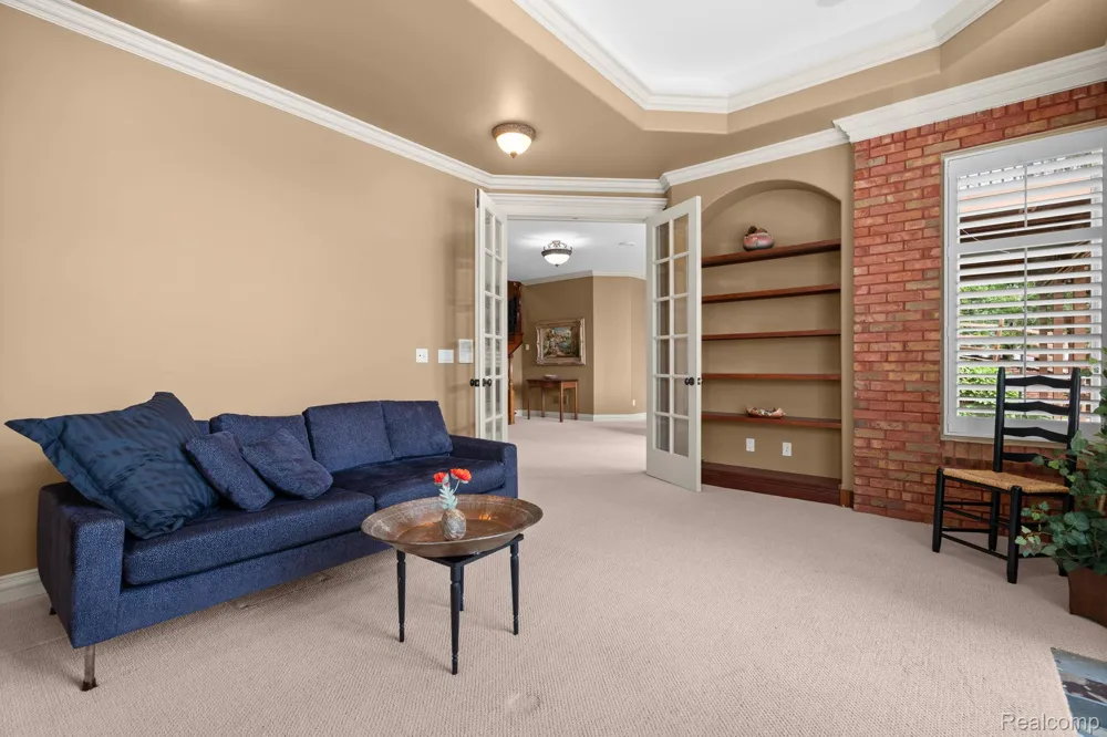 433 John R Milford Village, MI 48381